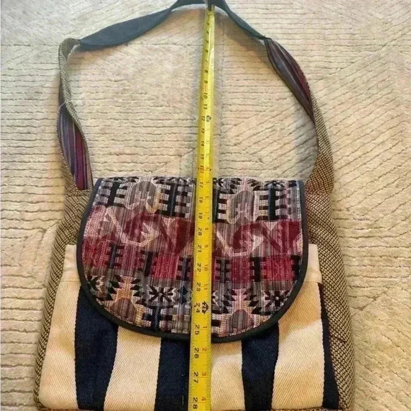 Sage and Harper messenger bag - Picture 8 of 9
